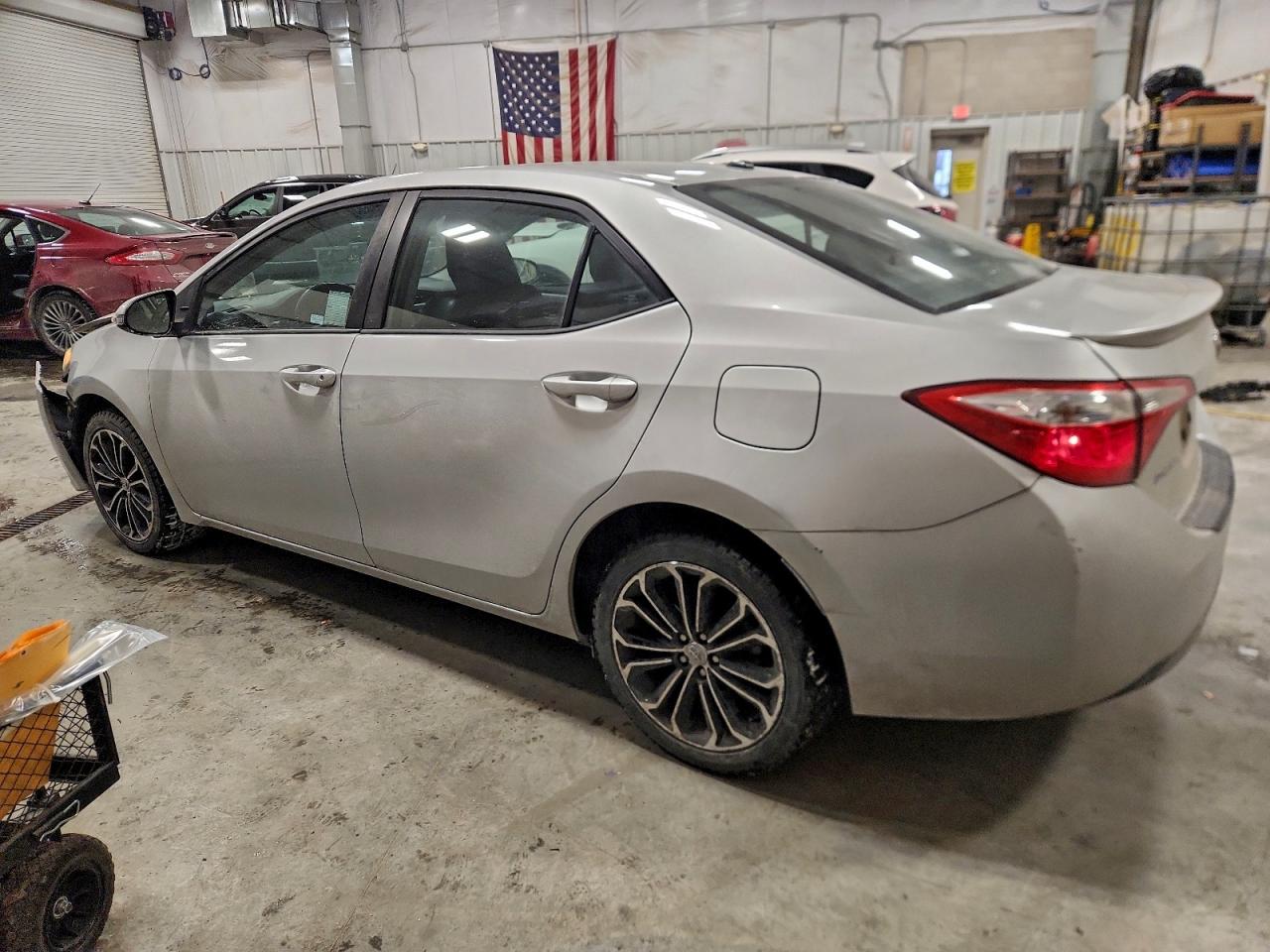 2014 TOYOTA COROLLA L photo 2