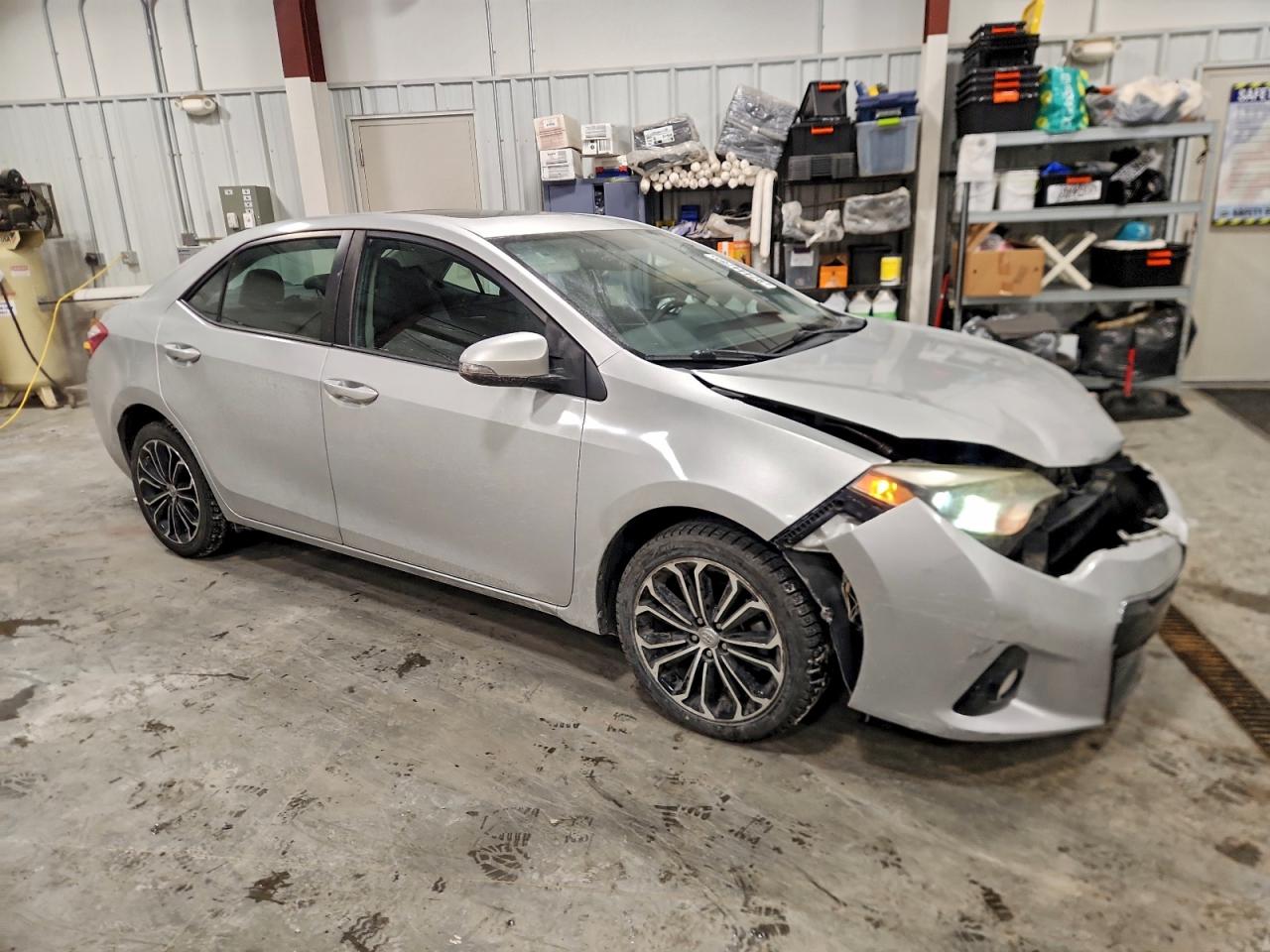 2014 TOYOTA COROLLA L photo 4