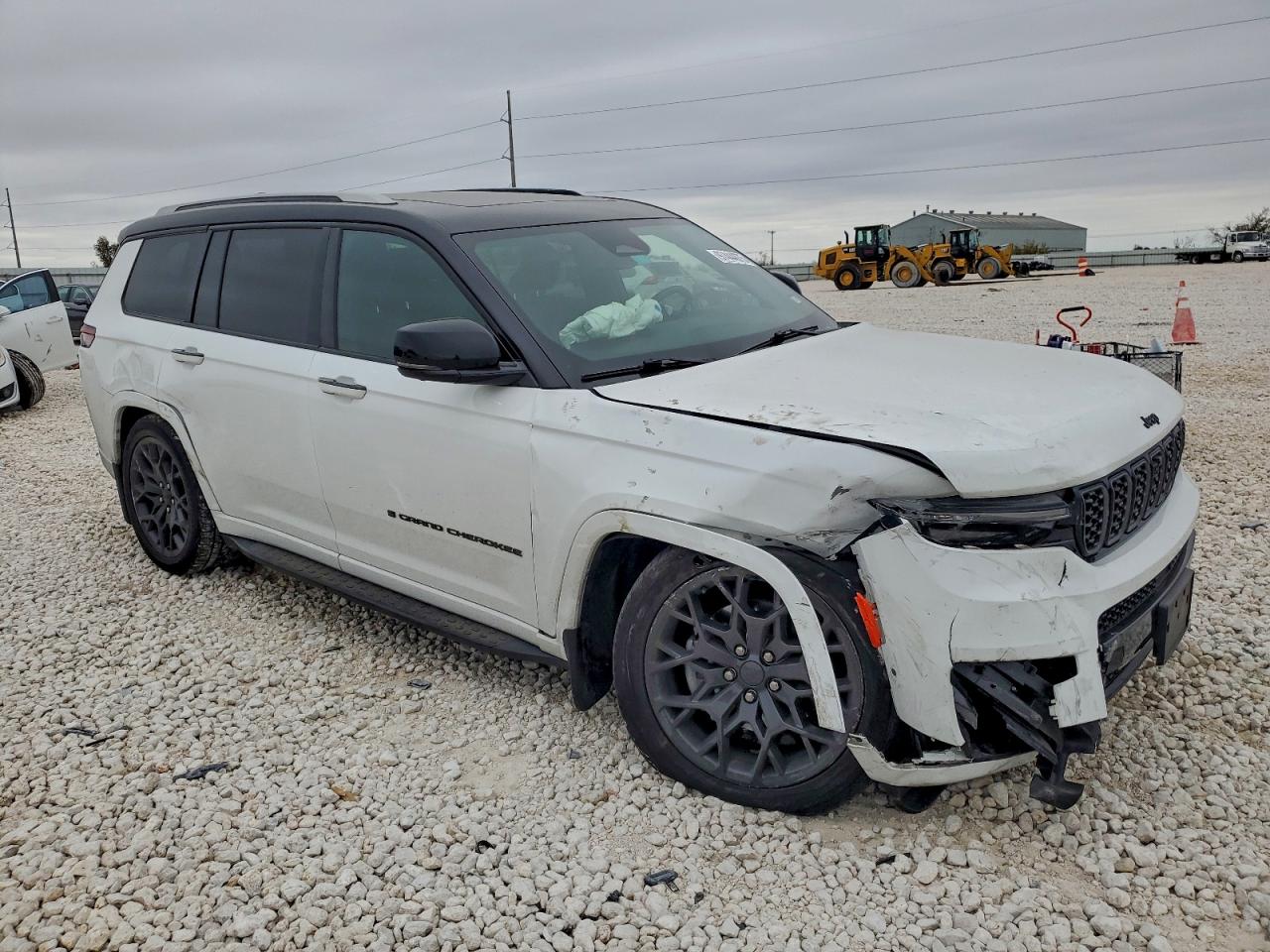 2023 JEEP GRAND CHEROKEE L SUMMIT photo 4