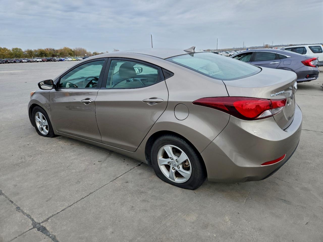 2015 HYUNDAI ELANTRA SE photo 3