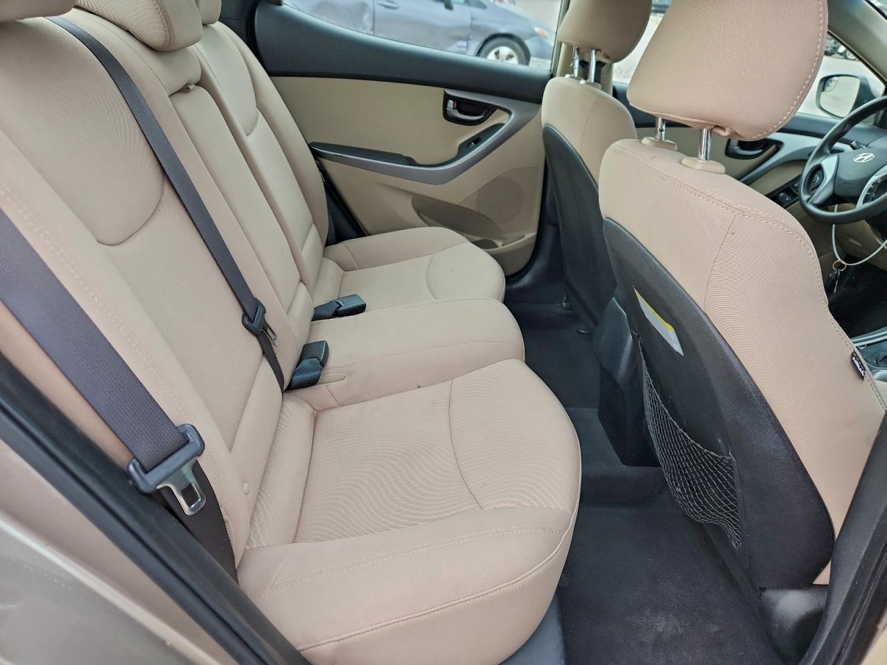 2015 HYUNDAI ELANTRA SE photo 19