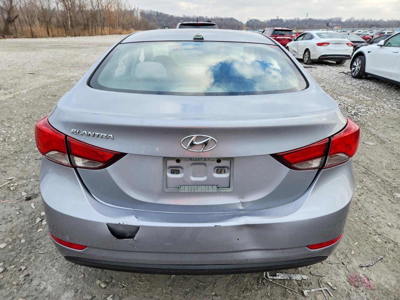 2016 HYUNDAI ELANTRA SE photo 11