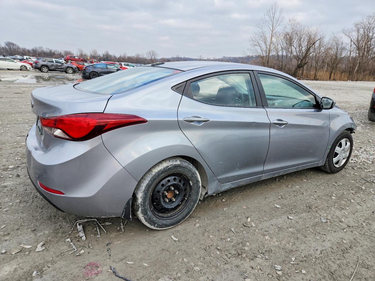 2016 HYUNDAI ELANTRA SE photo 5