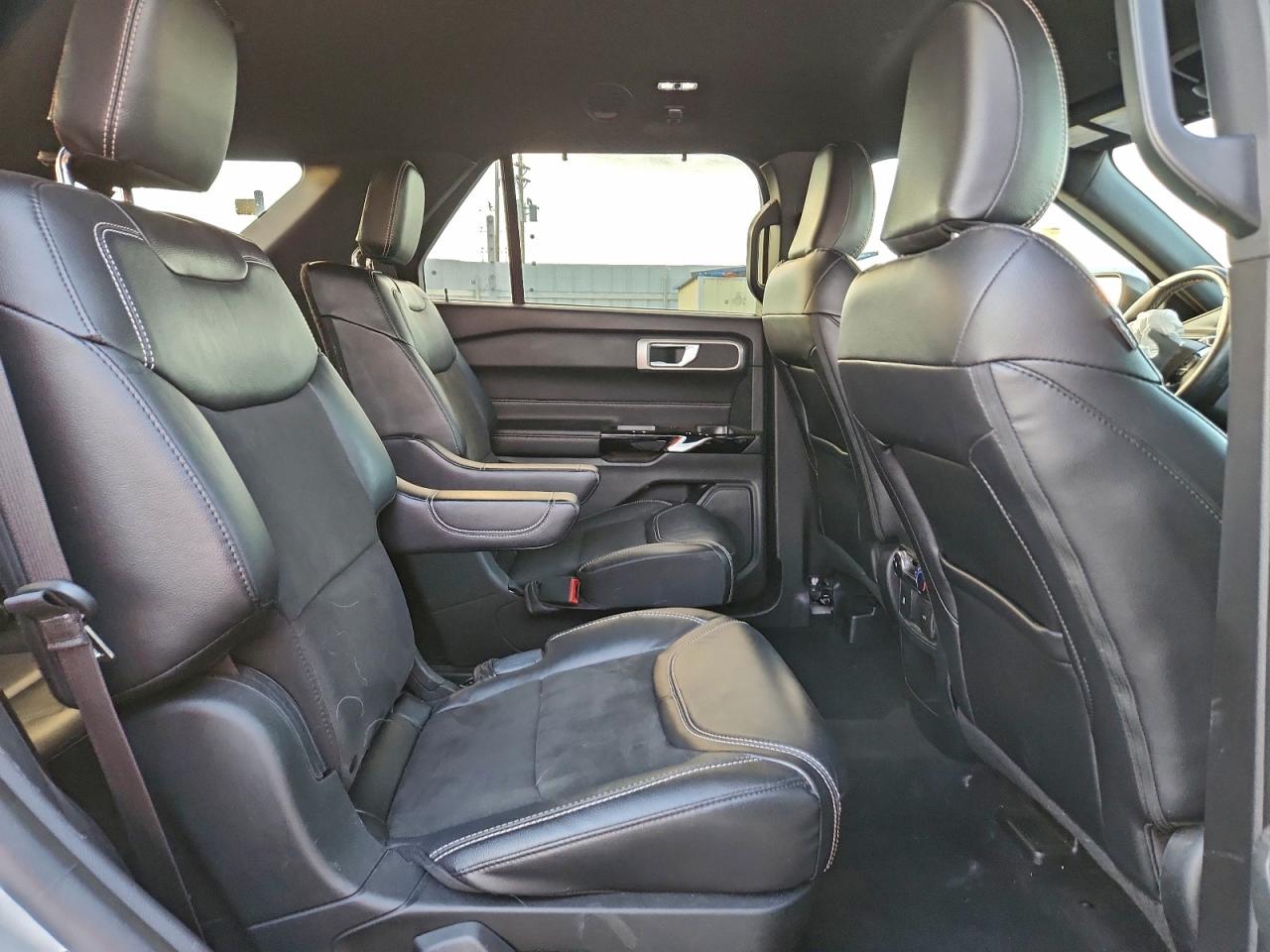 2021 FORD EXPLORER ST photo 21