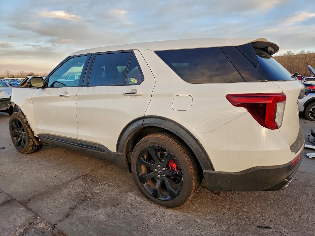2021 FORD EXPLORER ST photo 3
