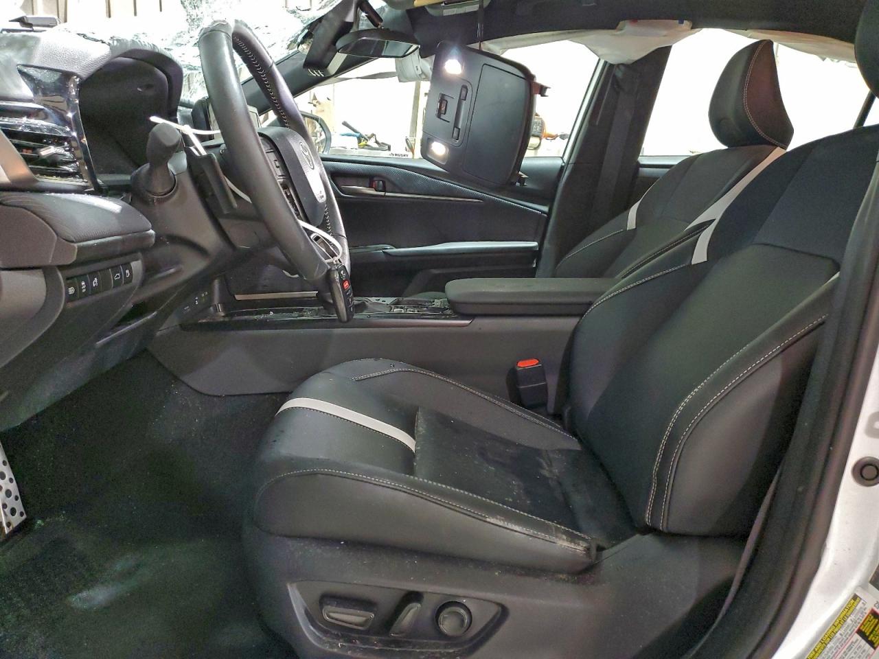 2025 TOYOTA CAMRY XSE photo 7