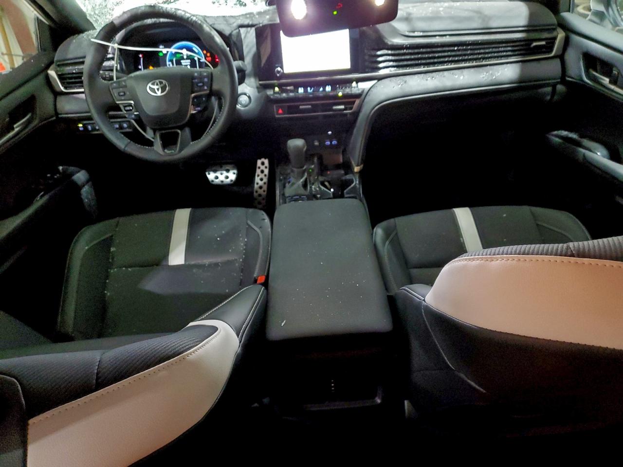2025 TOYOTA CAMRY XSE photo 8