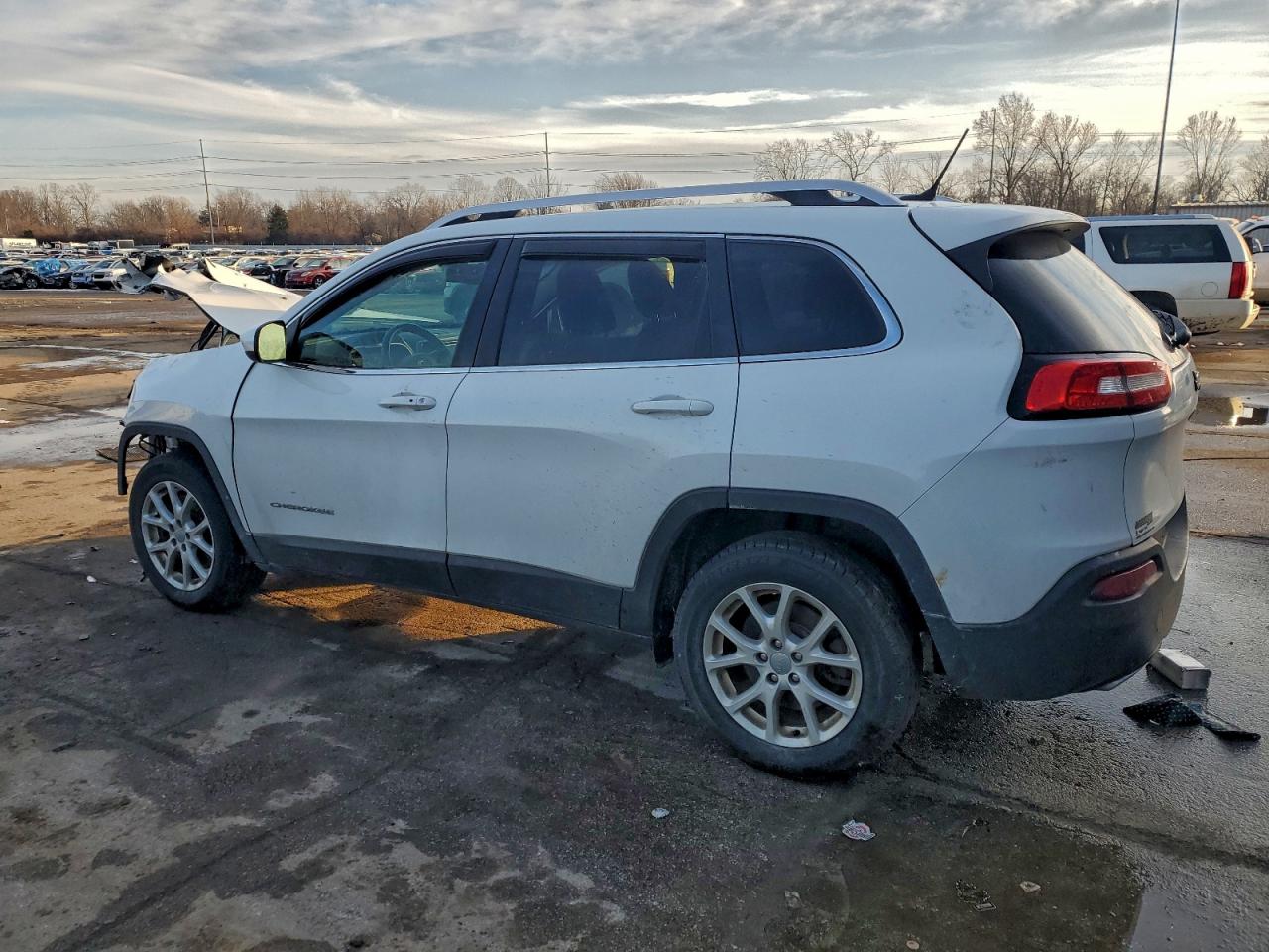 2015 JEEP CHEROKEE LATITUDE photo 2