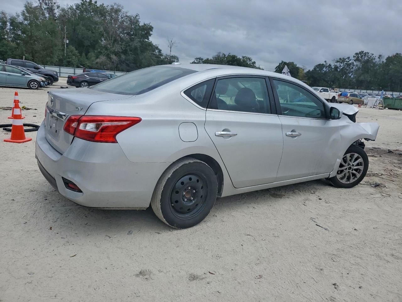 2019 NISSAN SENTRA S photo 3