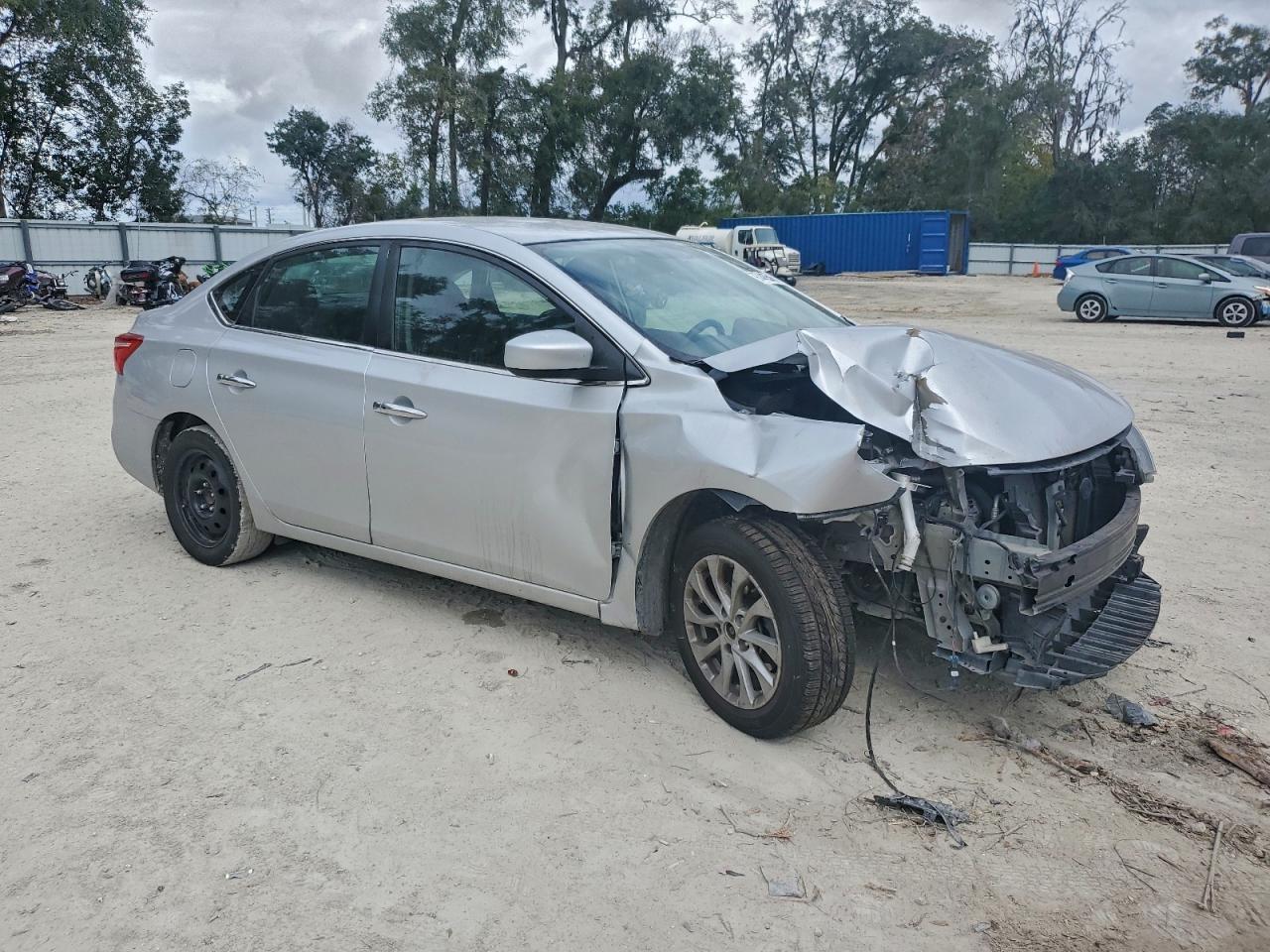 2019 NISSAN SENTRA S photo 4