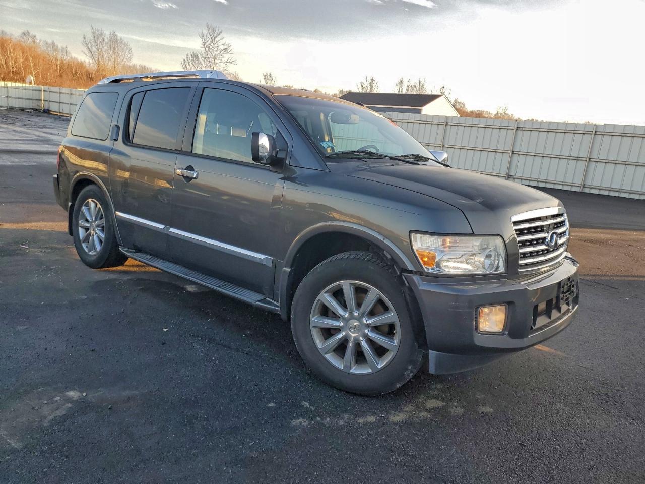 2008 INFINITI QX56 photo 4