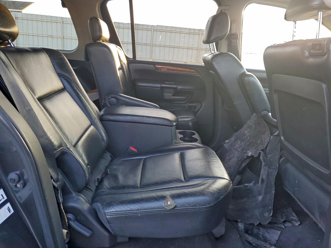 2008 INFINITI QX56 photo 11