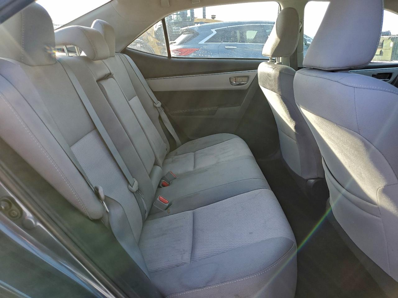 2015 TOYOTA COROLLA L photo 10