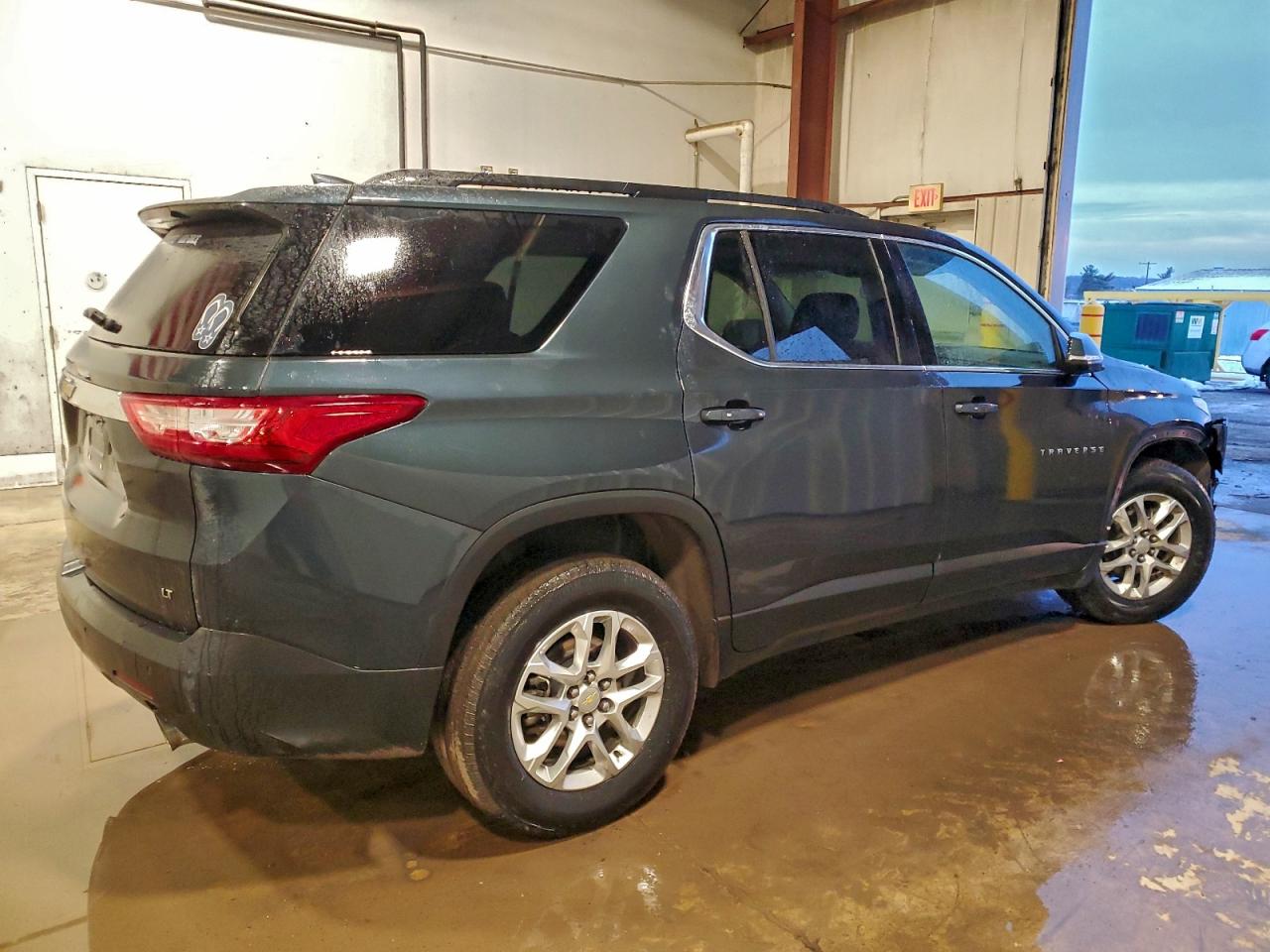 2020 CHEVROLET TRAVERSE LT photo 3