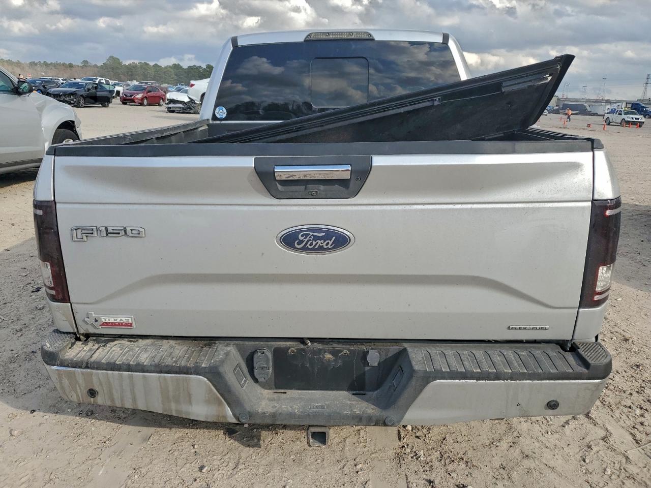 2016 FORD F150 SUPERCREW photo 11