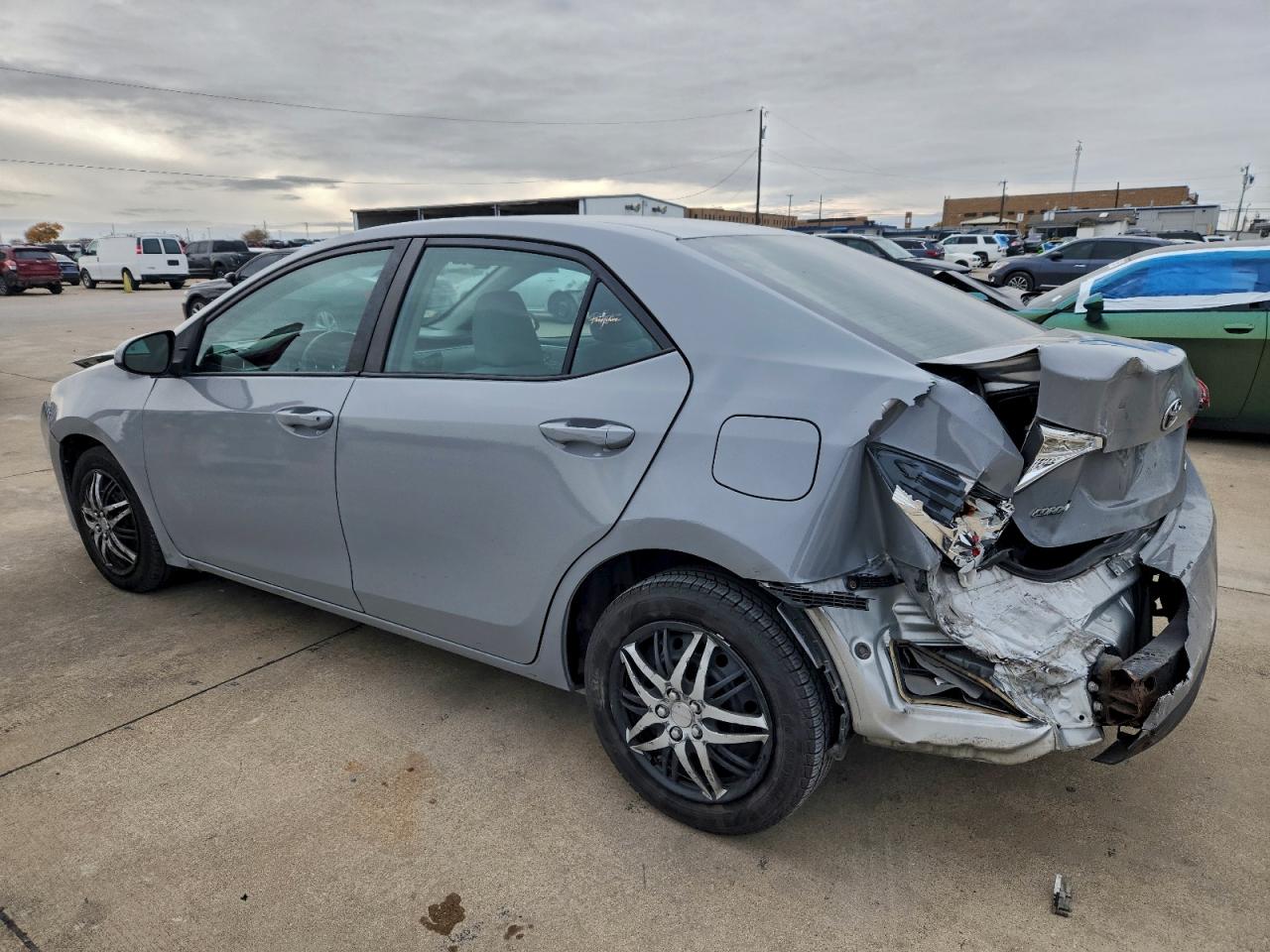 2015 TOYOTA COROLLA L photo 2