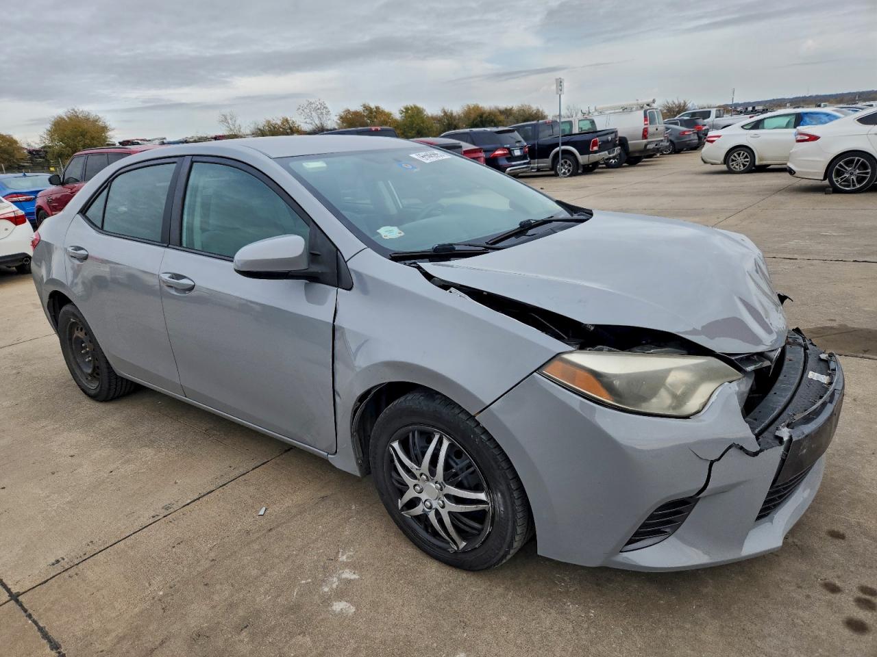 2015 TOYOTA COROLLA L photo 4