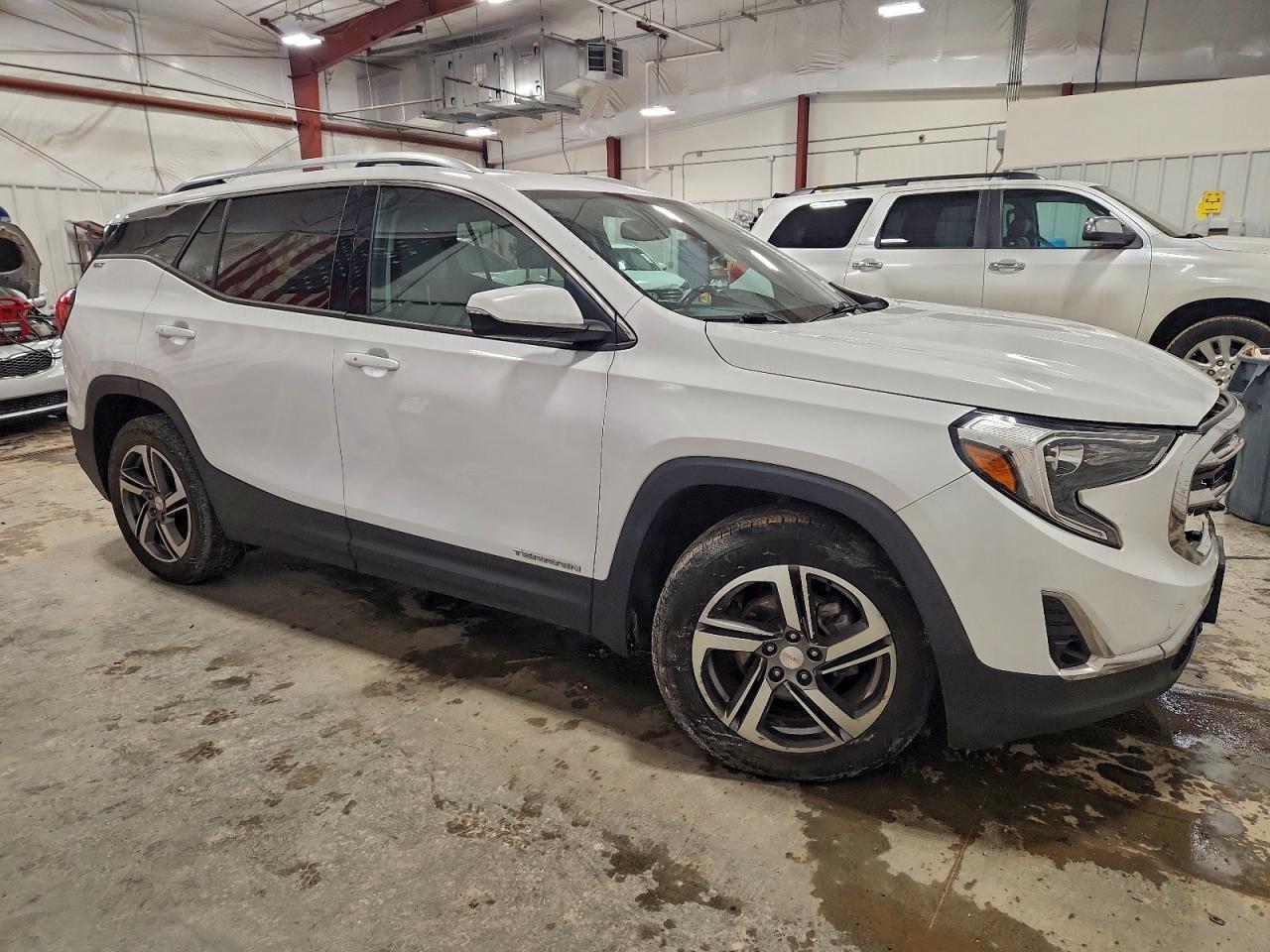 2018 GMC TERRAIN SLT photo 4