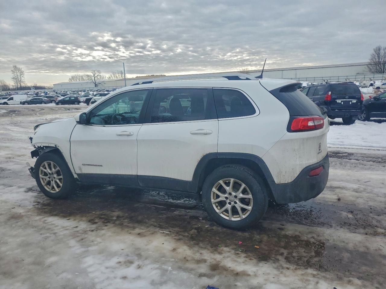 2017 JEEP CHEROKEE LATITUDE photo 2