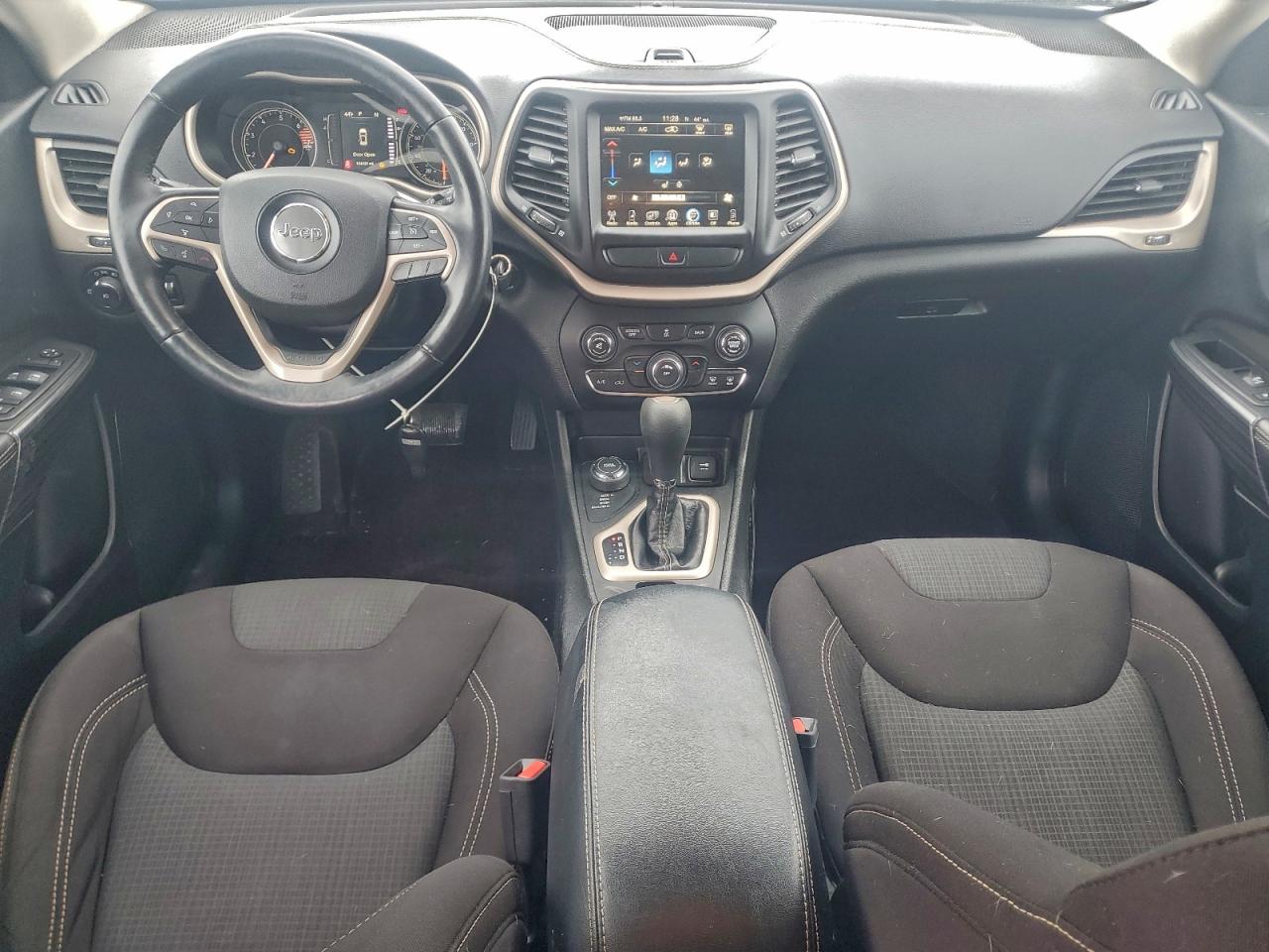 2017 JEEP CHEROKEE LATITUDE photo 8