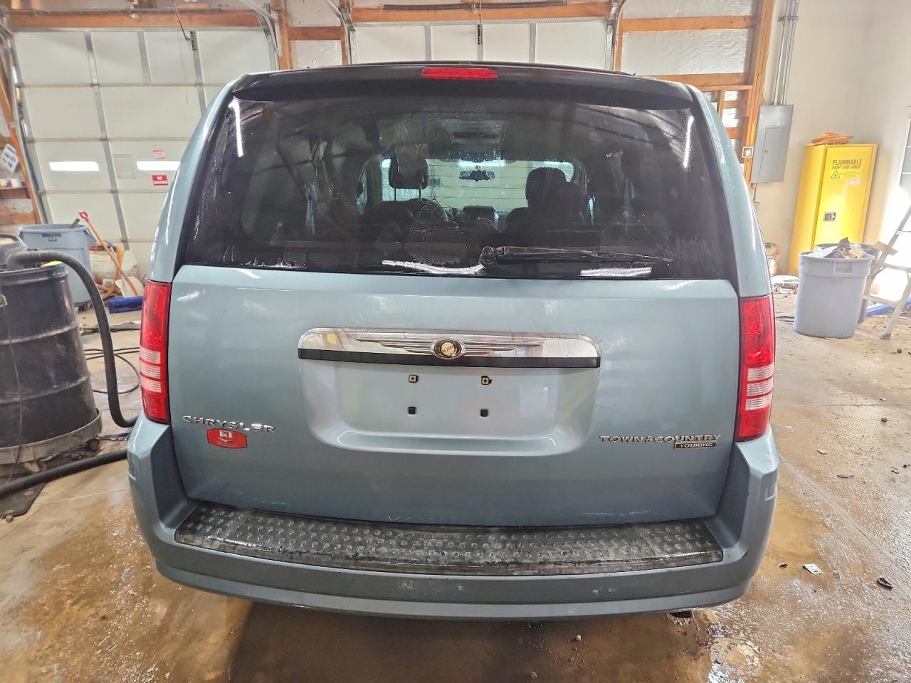2010 CHRYSLER TOWN & COUNTRY TOURING photo 11