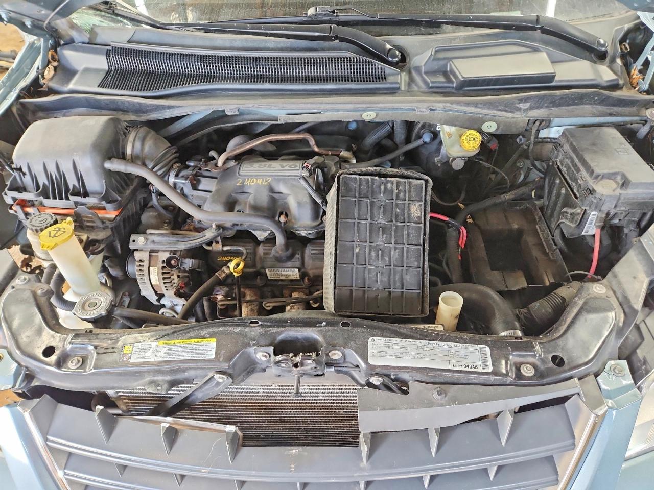 2010 CHRYSLER TOWN & COUNTRY TOURING photo 23