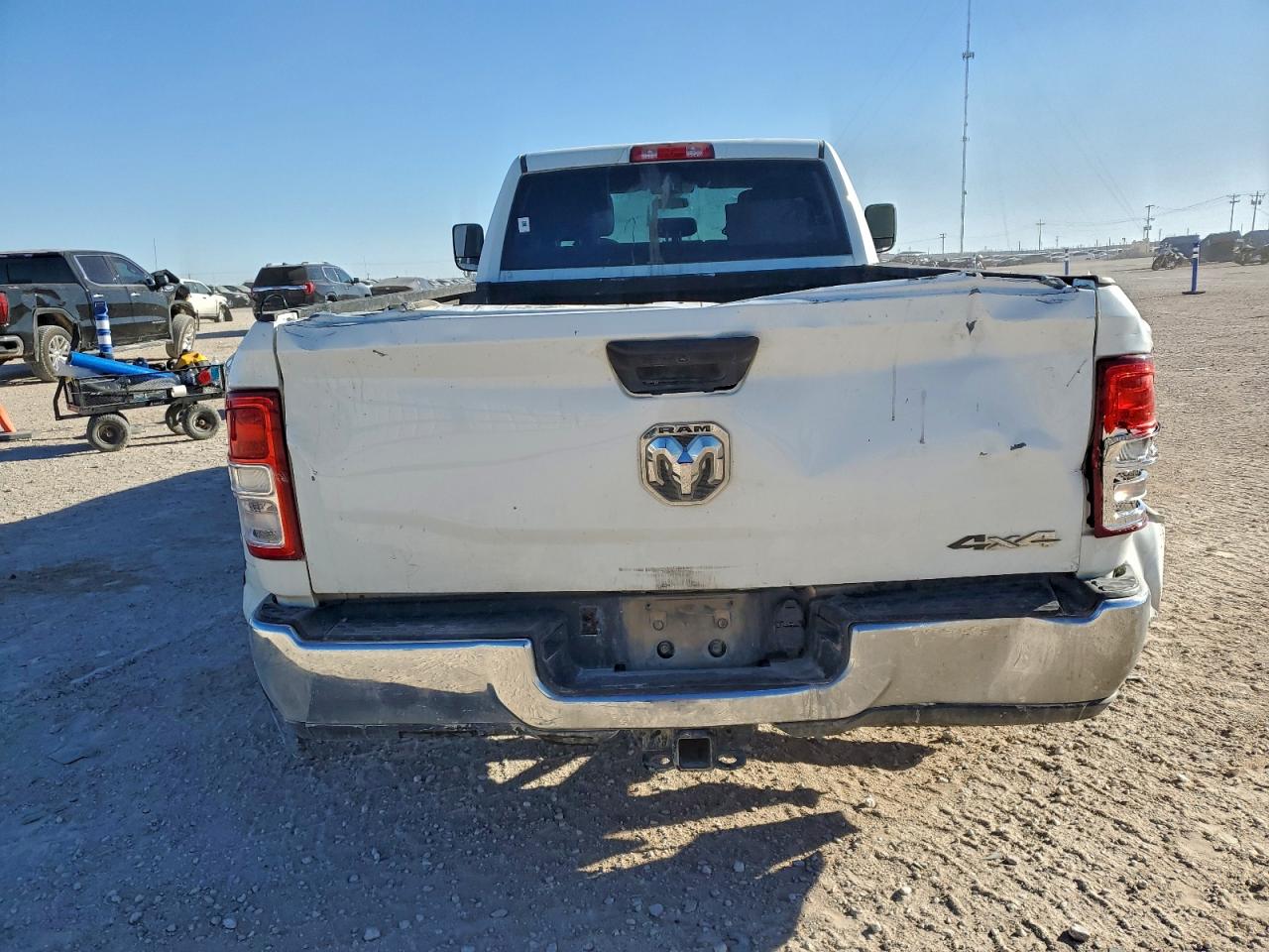 2022 RAM 3500 TRADESMAN photo 6