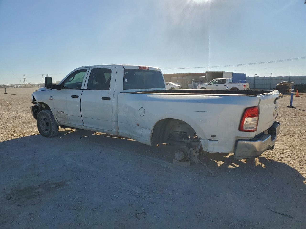 2022 RAM 3500 TRADESMAN photo 2