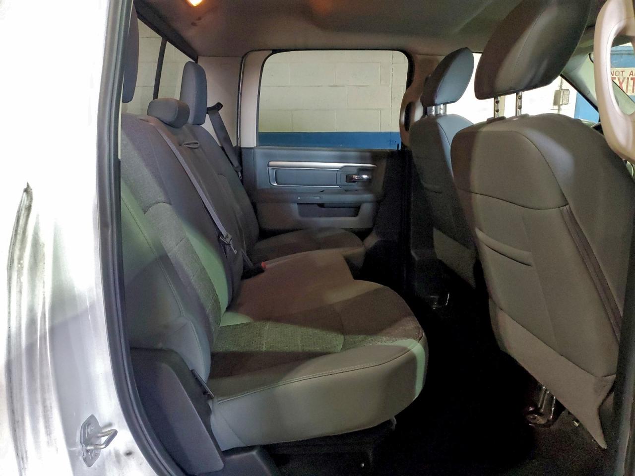 2017 RAM 1500 SLT photo 10