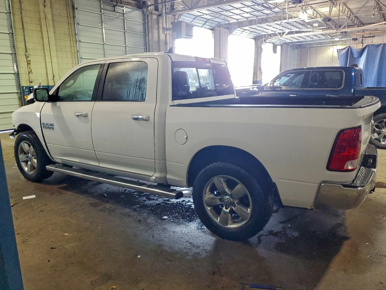 2017 RAM 1500 SLT photo 2