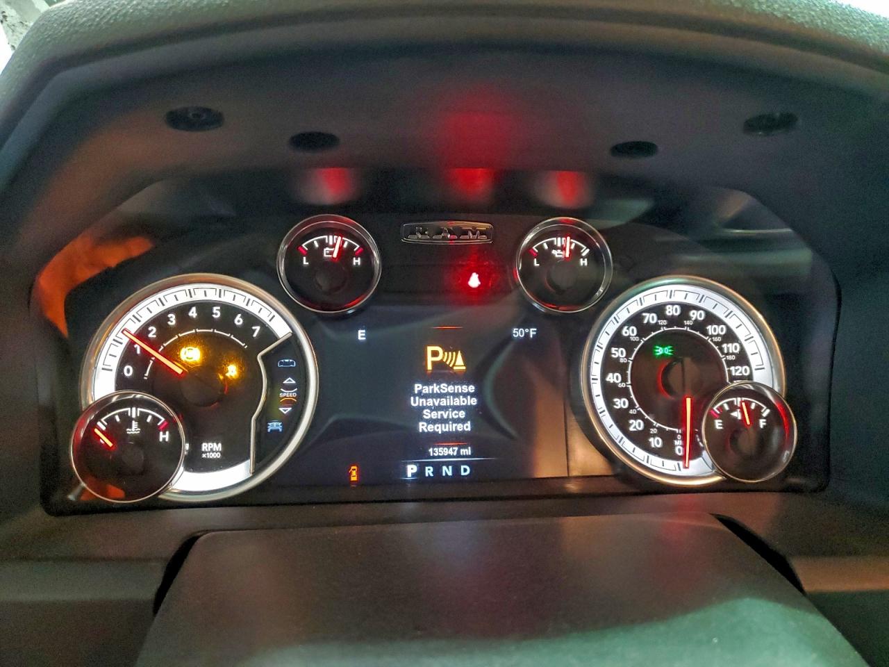 2017 RAM 1500 SLT photo 9