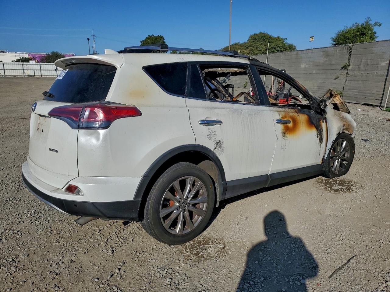 2016 TOYOTA RAV4 LIMITED photo 3