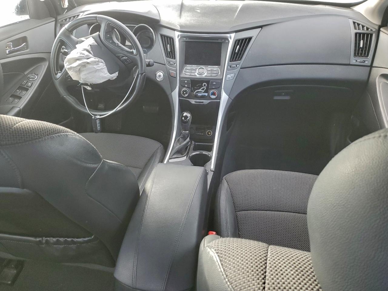 2013 HYUNDAI SONATA SE photo 8