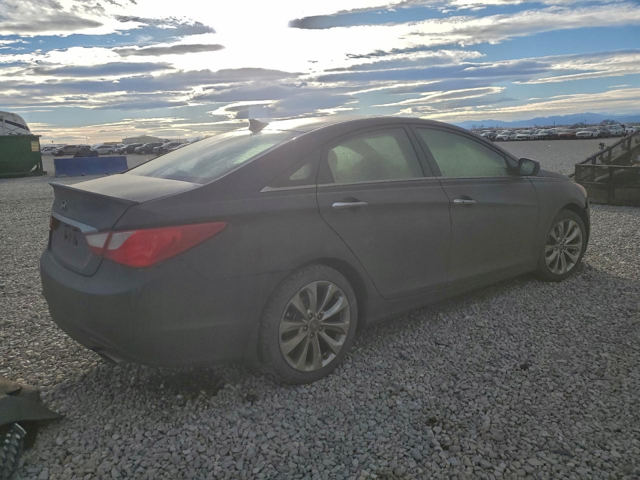 2013 HYUNDAI SONATA SE photo 3