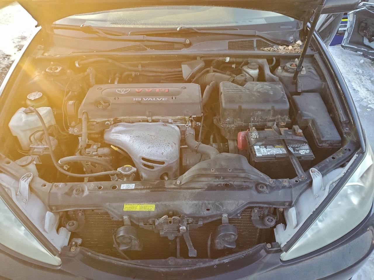 2004 TOYOTA CAMRY LE photo 11