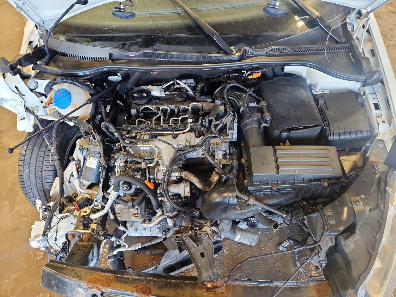 2012 VOLKSWAGEN GOLF photo 11