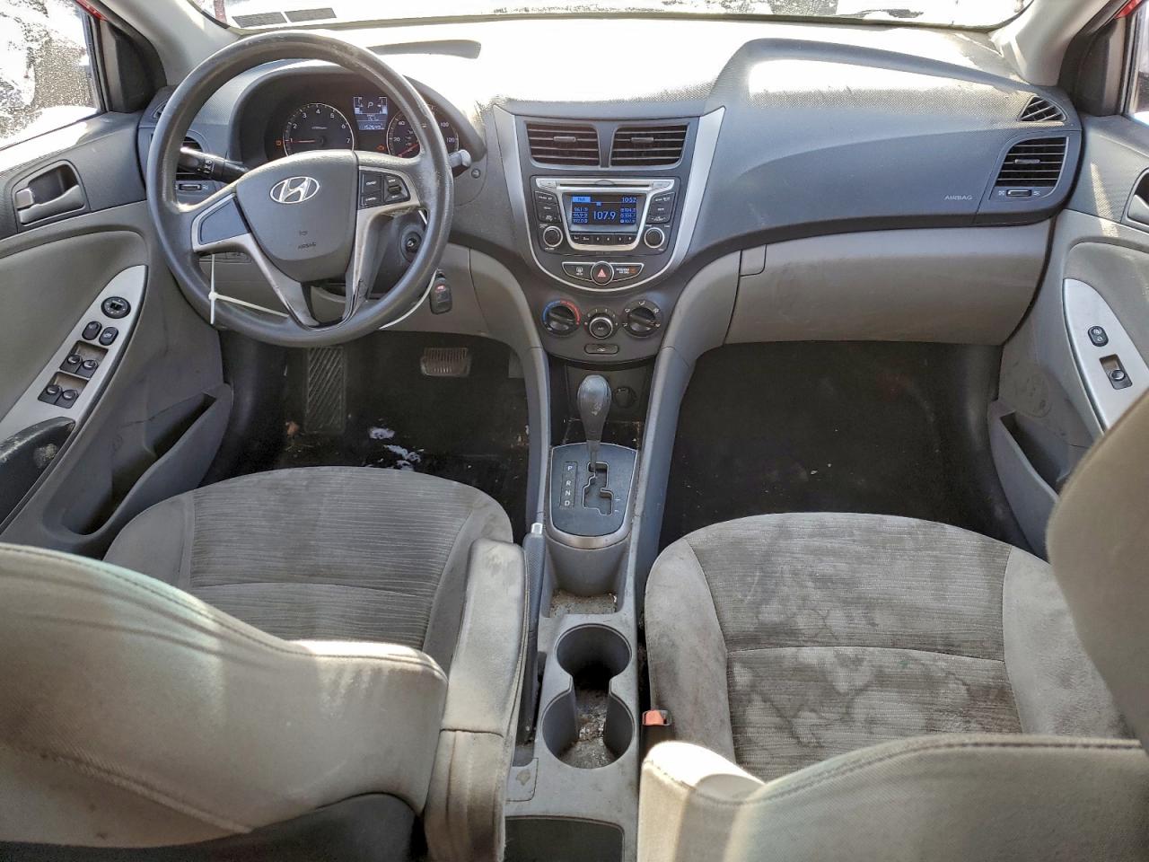 2016 HYUNDAI ACCENT SE photo 8
