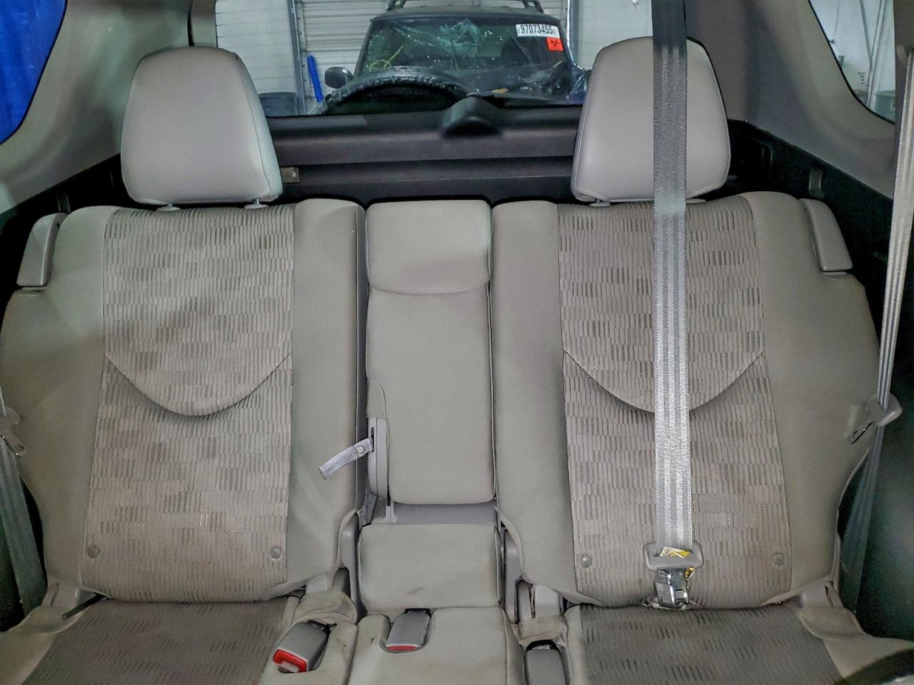 2011 TOYOTA RAV4 photo 10