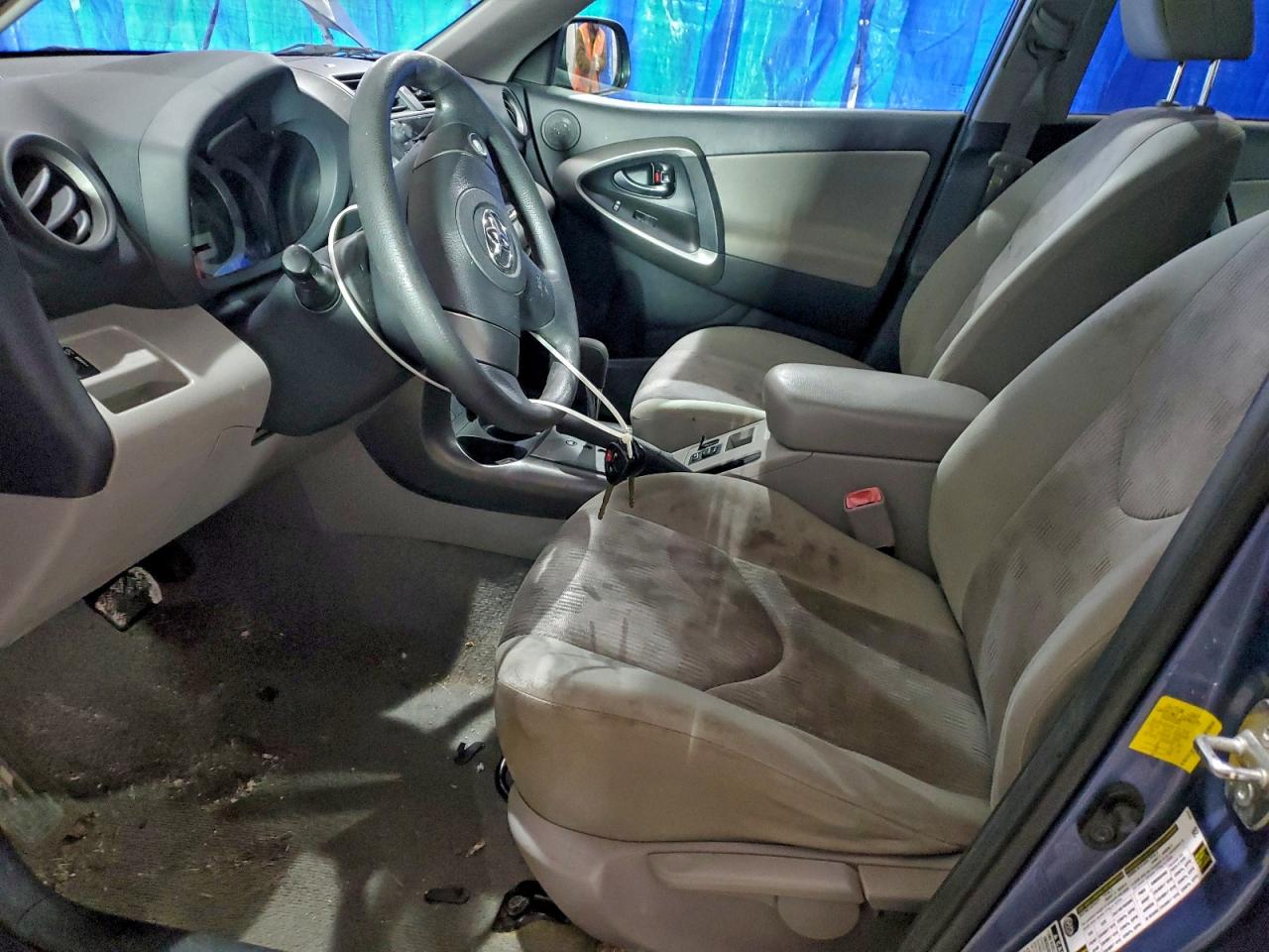 2011 TOYOTA RAV4 photo 7