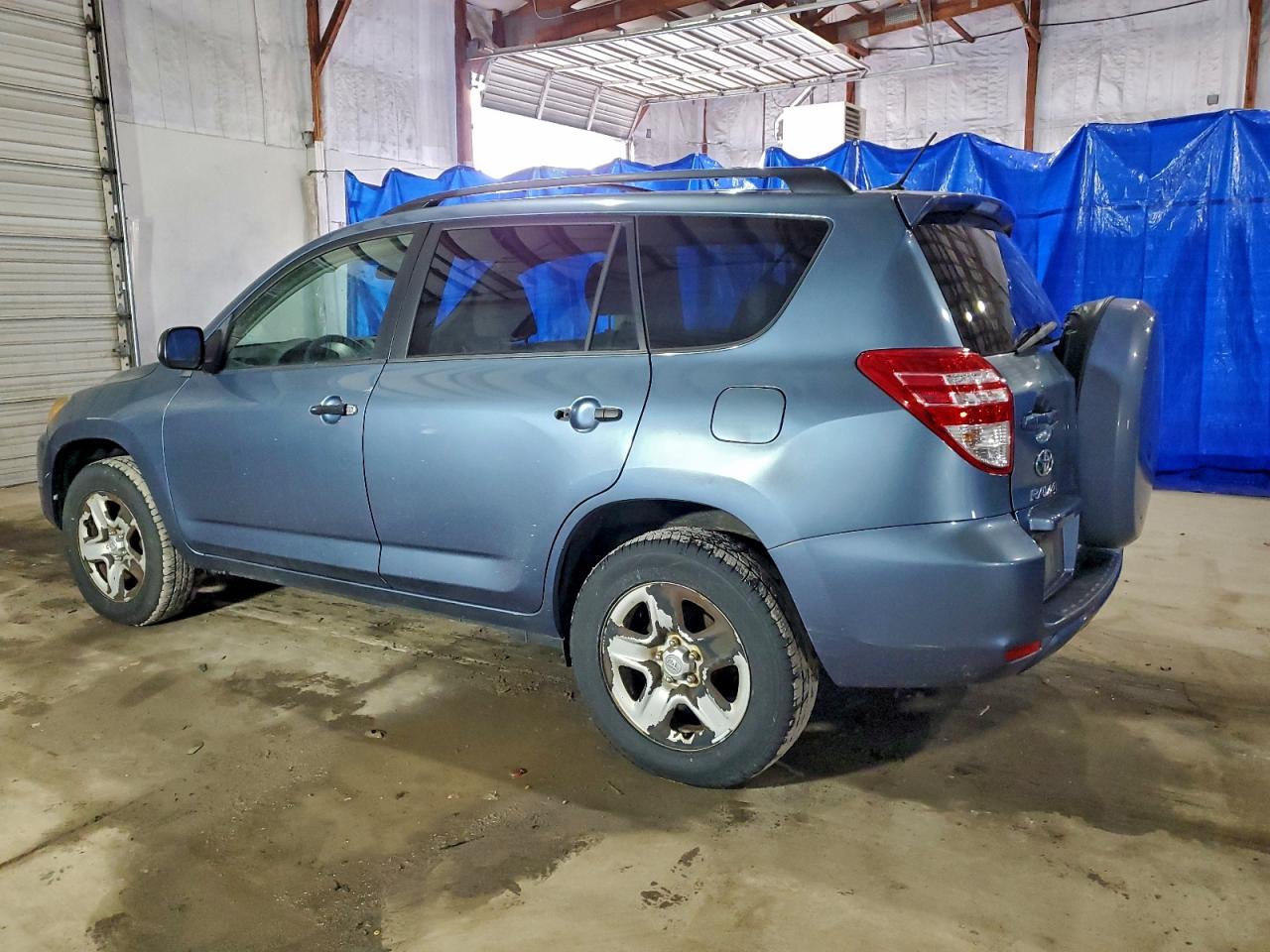 2011 TOYOTA RAV4 photo 2