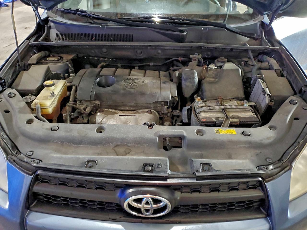 2011 TOYOTA RAV4 photo 12