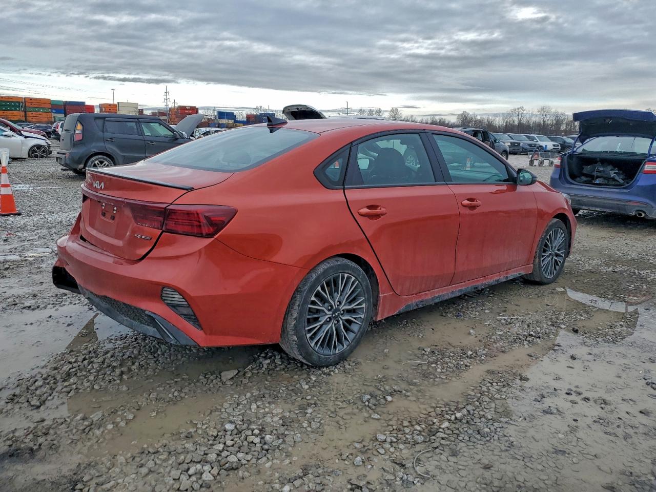 2023 KIA FORTE GT LINE photo 3