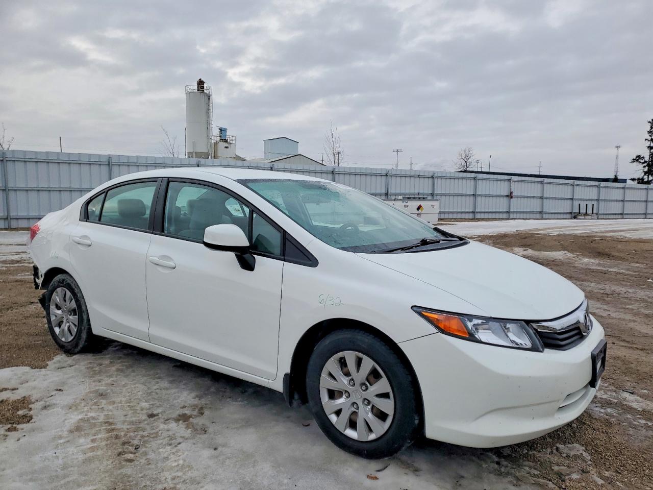 2012 HONDA CIVIC LX photo 4