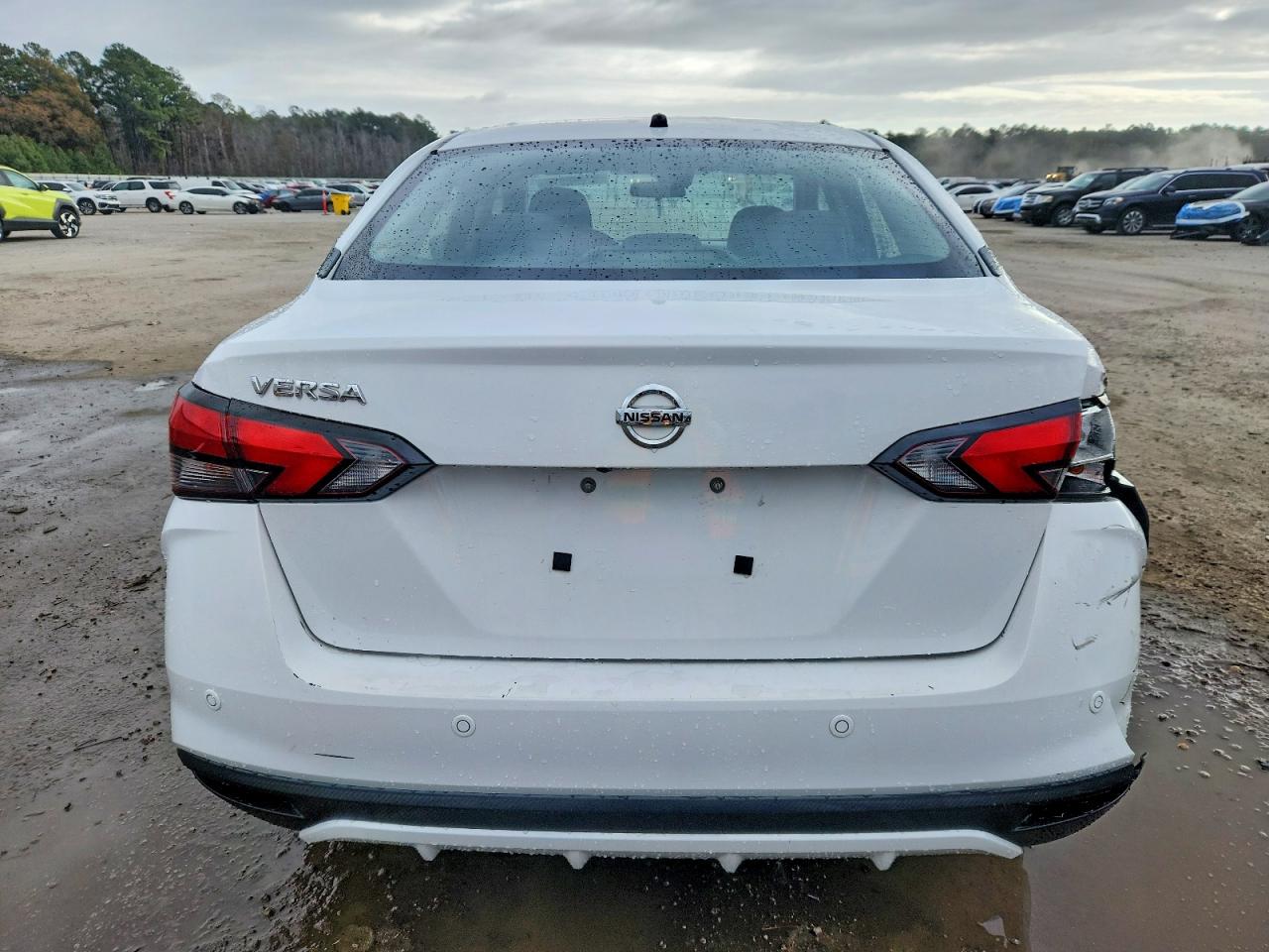 2020 NISSAN VERSA S photo 6