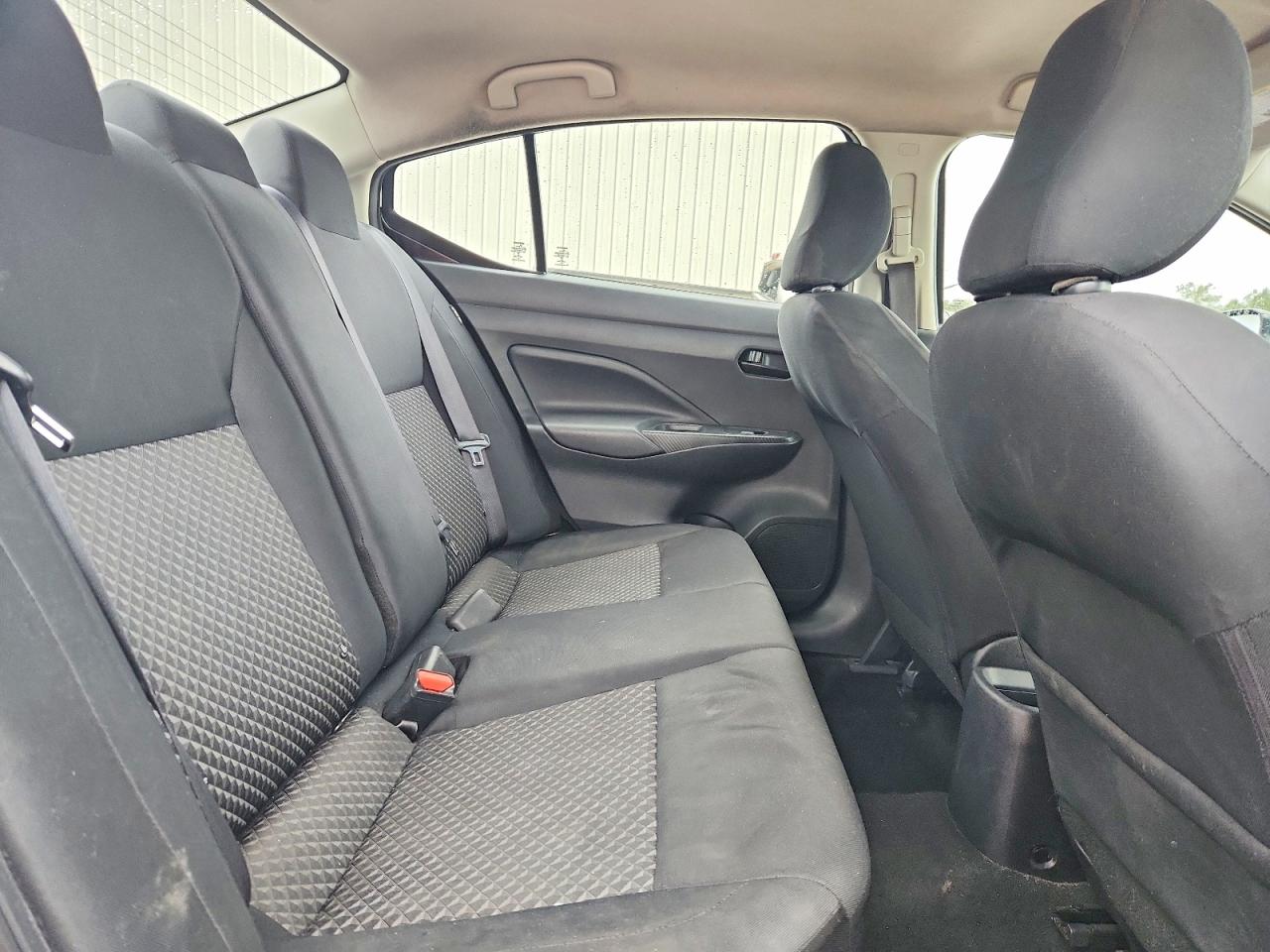 2020 NISSAN VERSA S photo 10