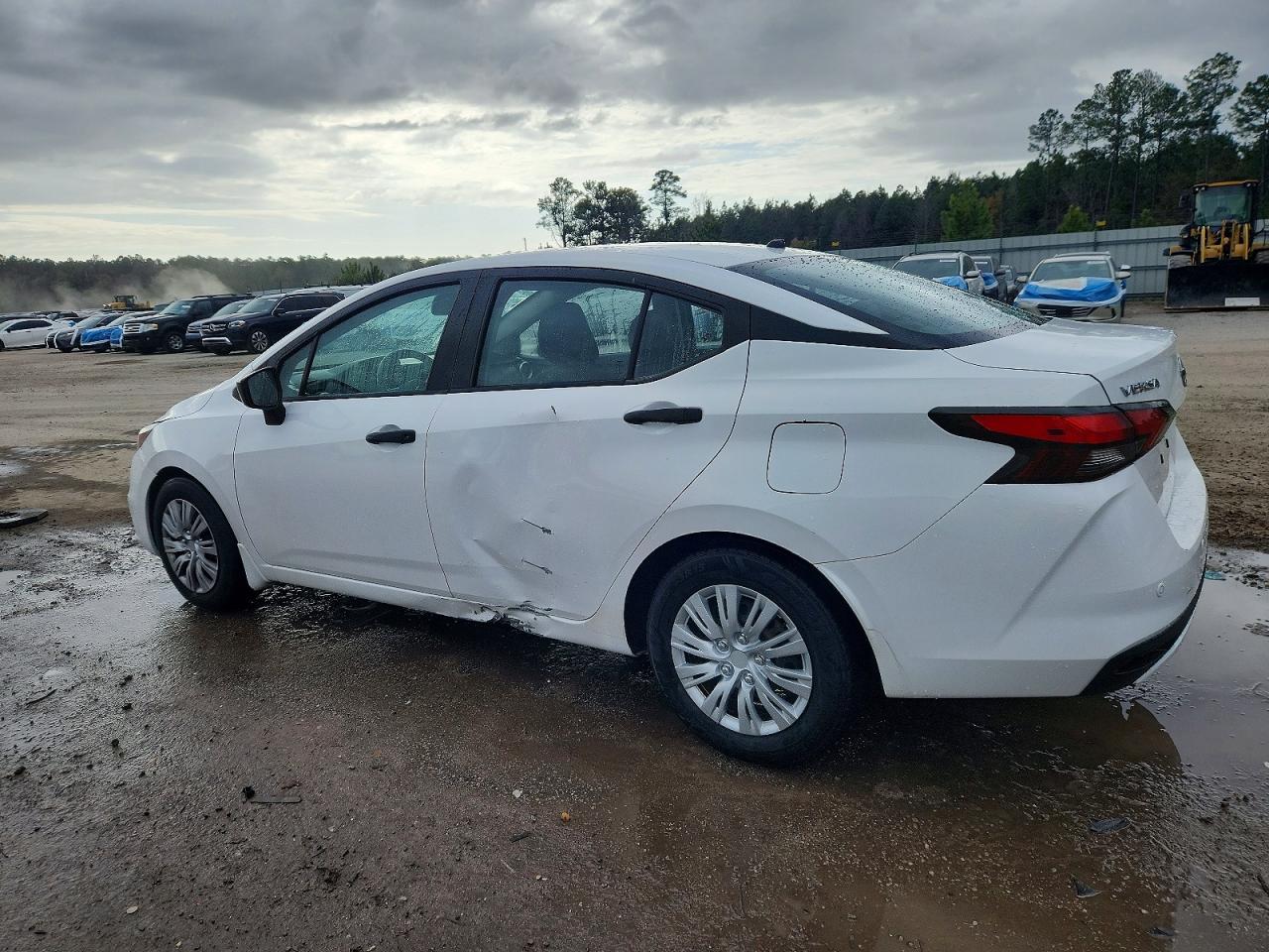 2020 NISSAN VERSA S photo 2