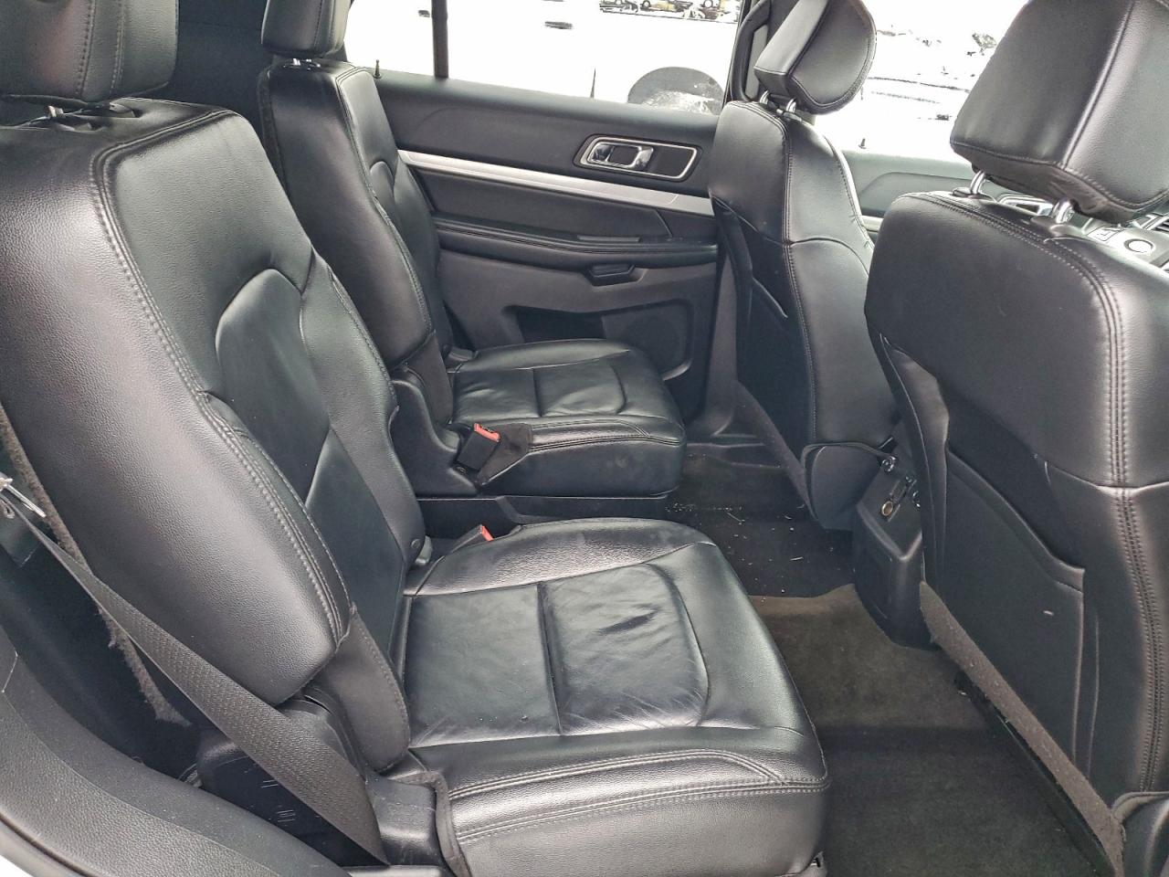 2016 FORD EXPLORER XLT photo 11