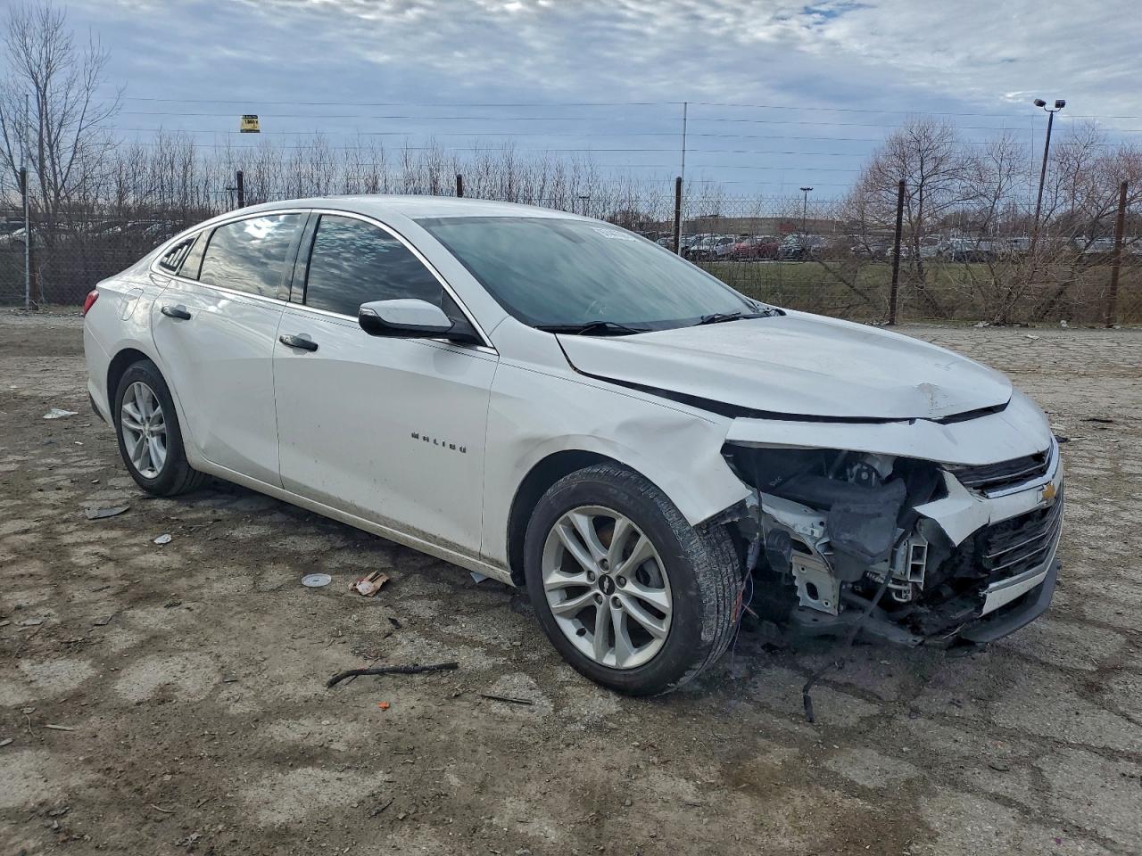 2018 CHEVROLET MALIBU LT photo 4