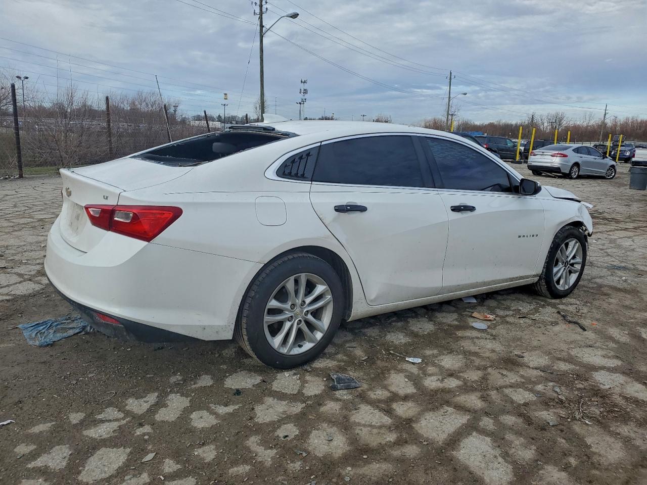 2018 CHEVROLET MALIBU LT photo 3