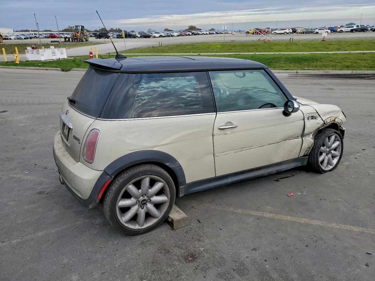 2005 MINI COOPER S photo 3